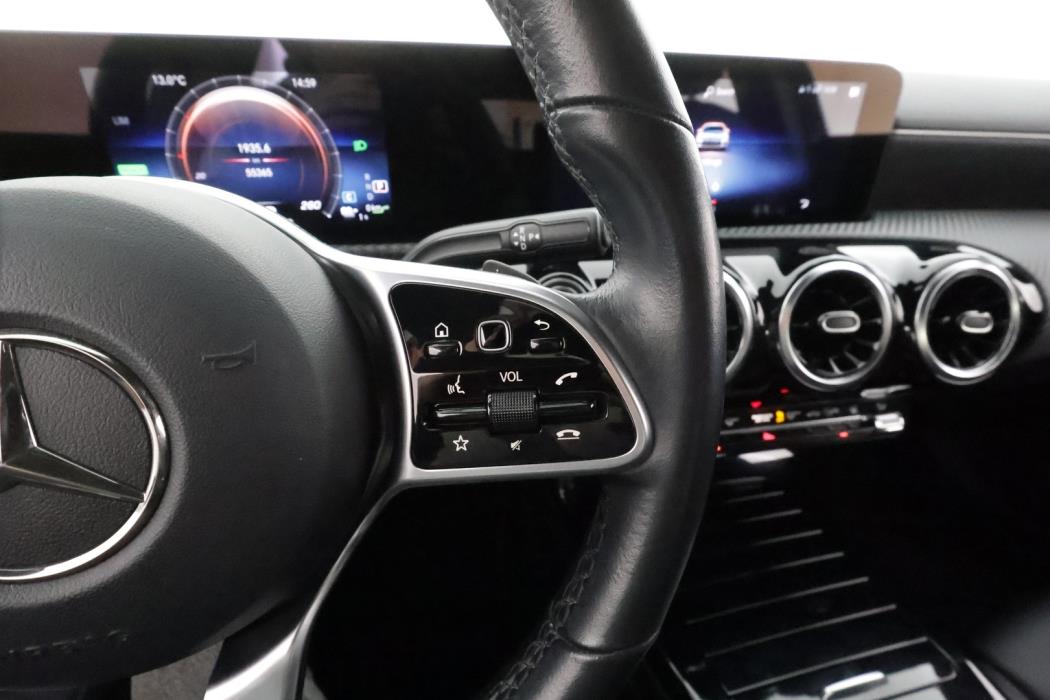 MERCEDES-BENZ A 2021