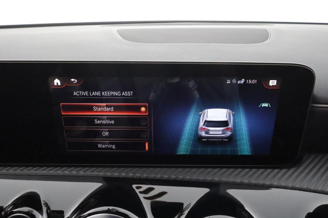 MERCEDES-BENZ A 2021