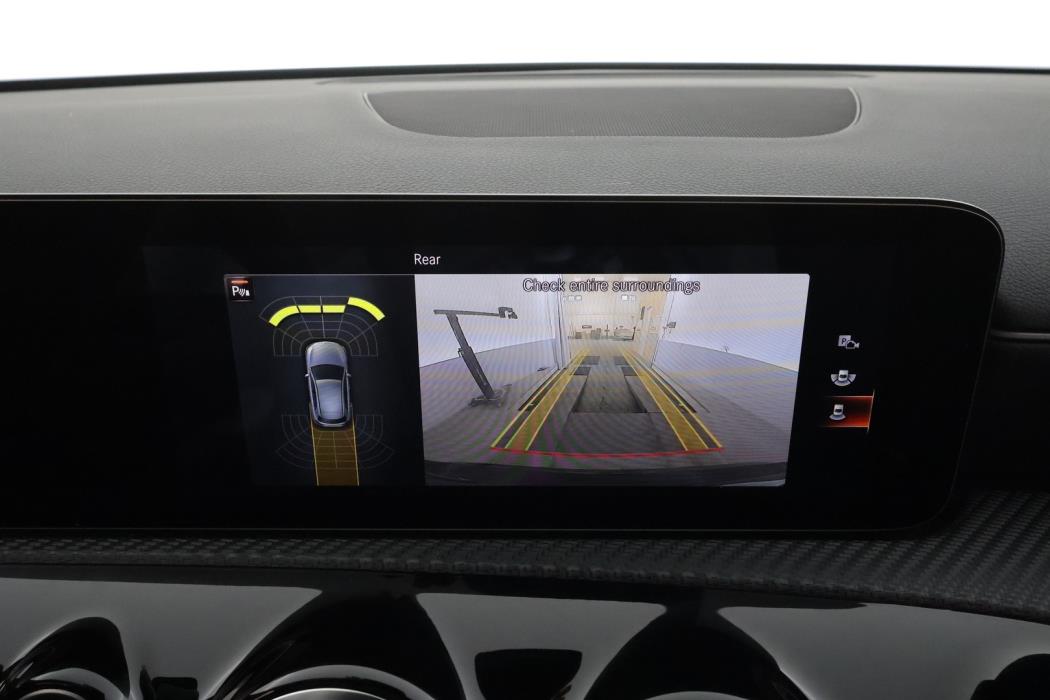 MERCEDES-BENZ A 2021