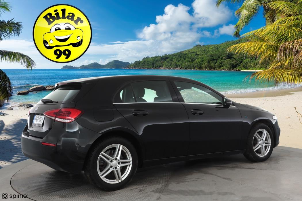 MERCEDES-BENZ A 2021