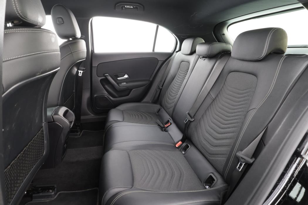 MERCEDES-BENZ A 2021