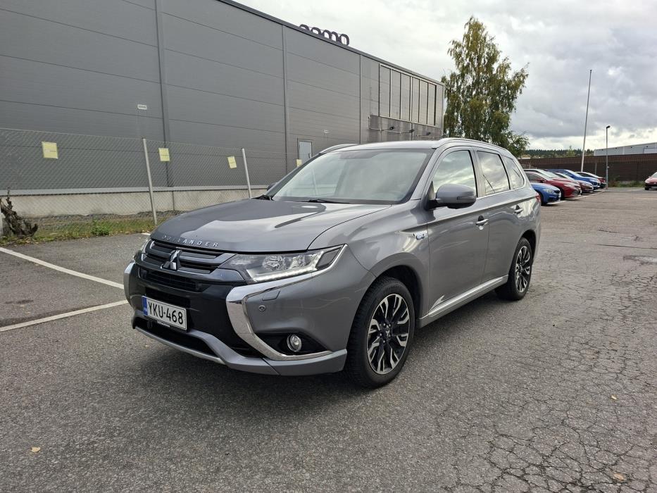 MITSUBISHI OUTLANDER PHEV 2016