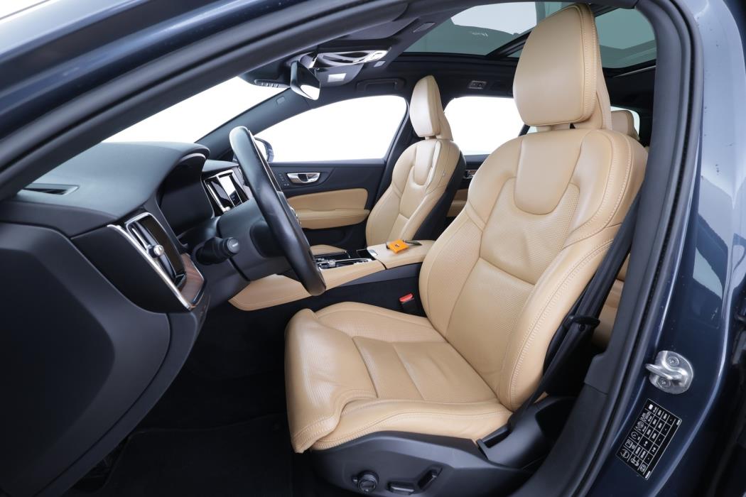 VOLVO V60 2022