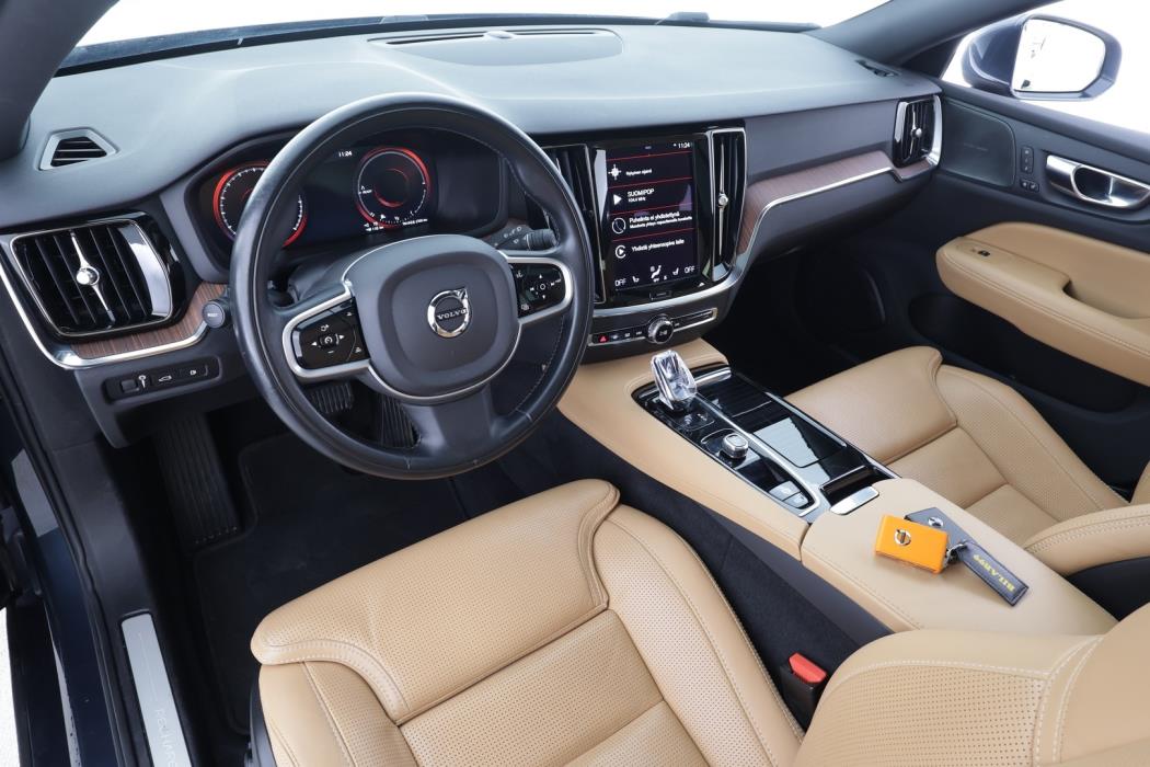 VOLVO V60 2022