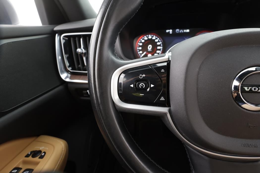VOLVO V60 2022