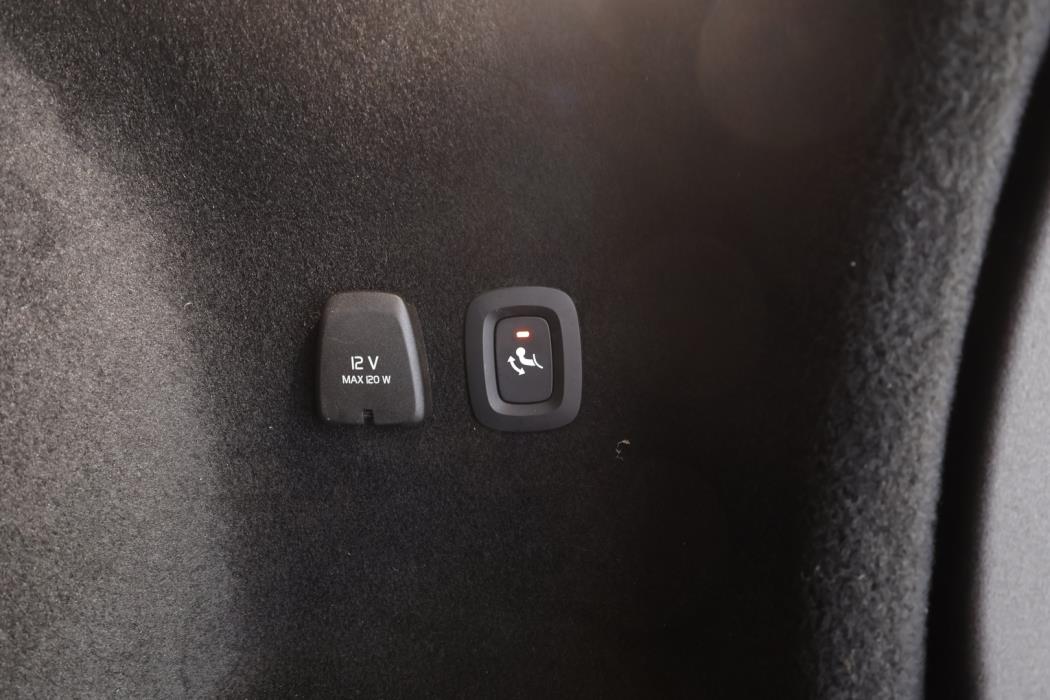 VOLVO V60 2022