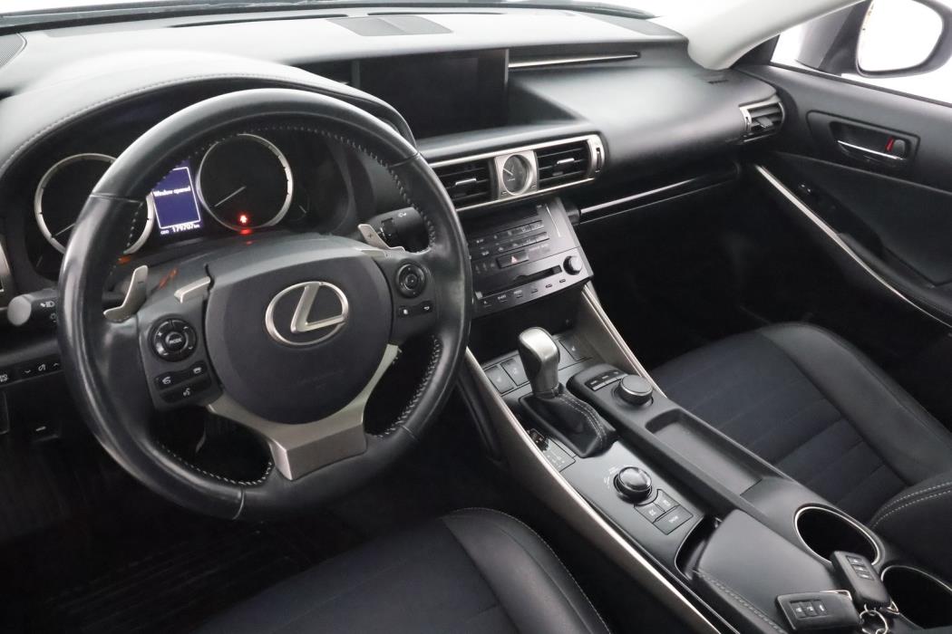 LEXUS IS 2015