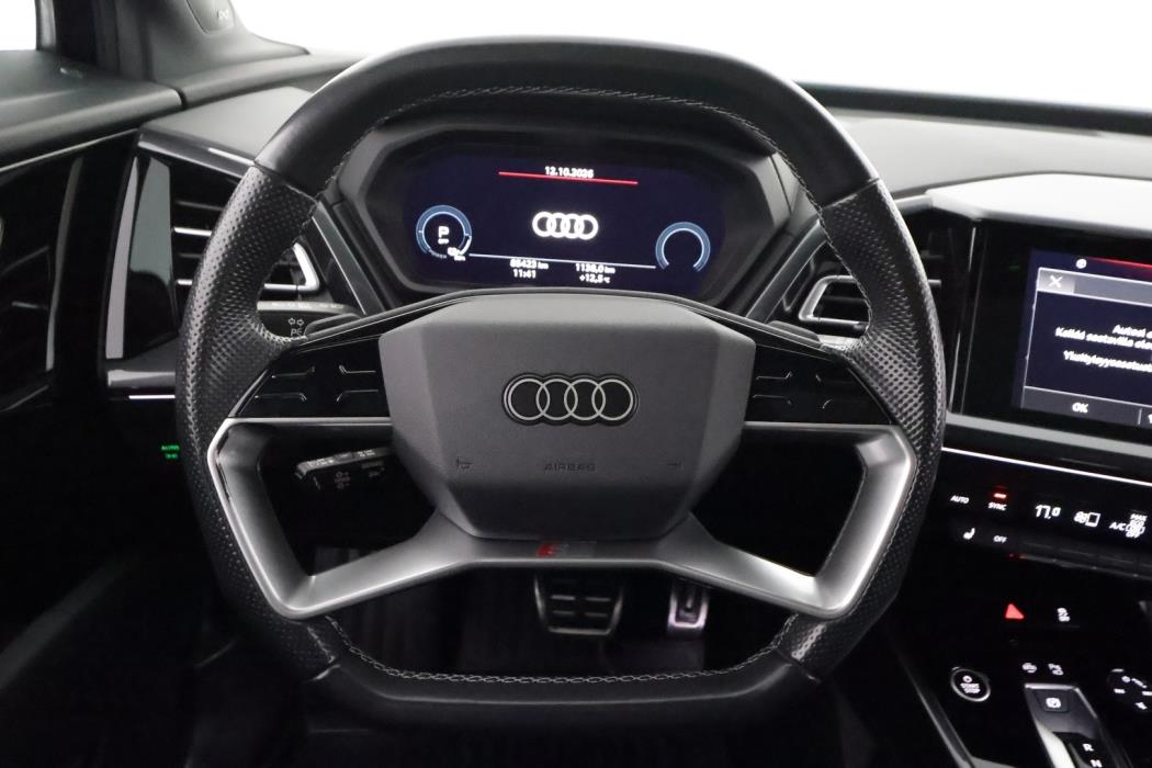AUDI Q4 e-tron 2022