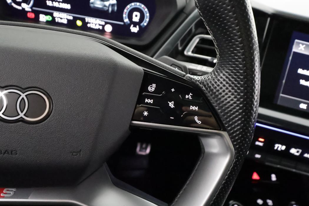 AUDI Q4 e-tron 2022