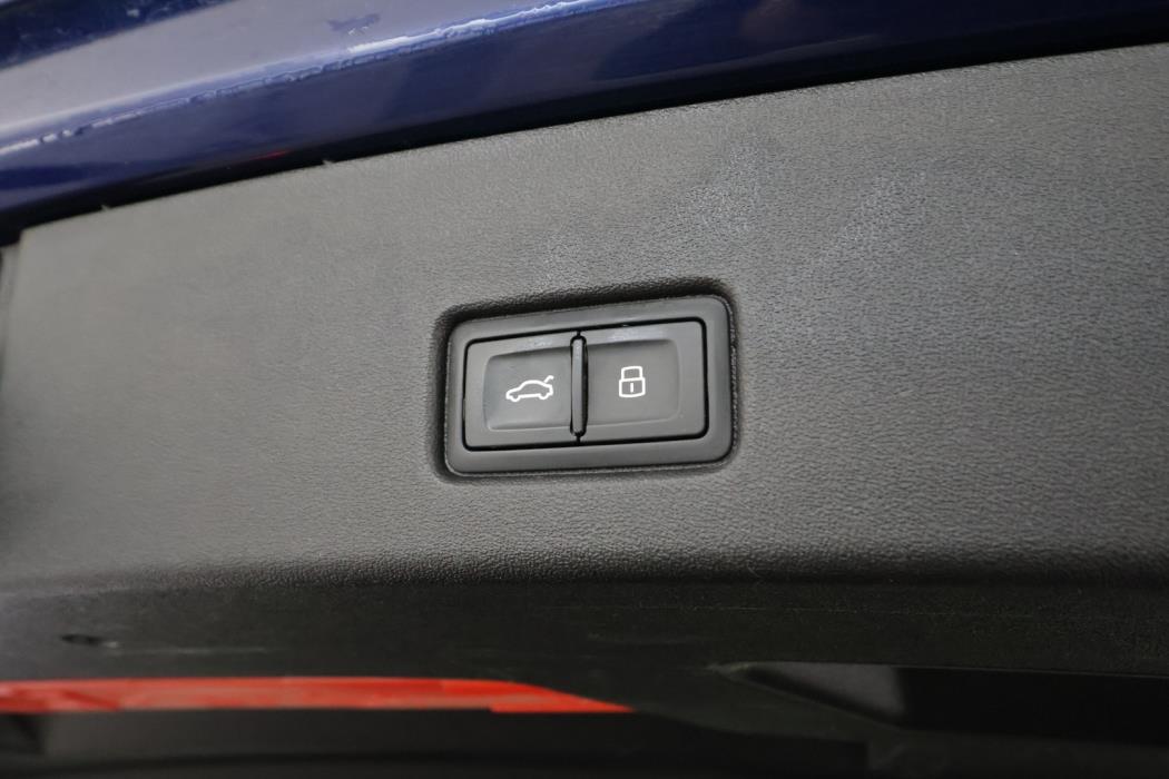 AUDI Q4 e-tron 2022
