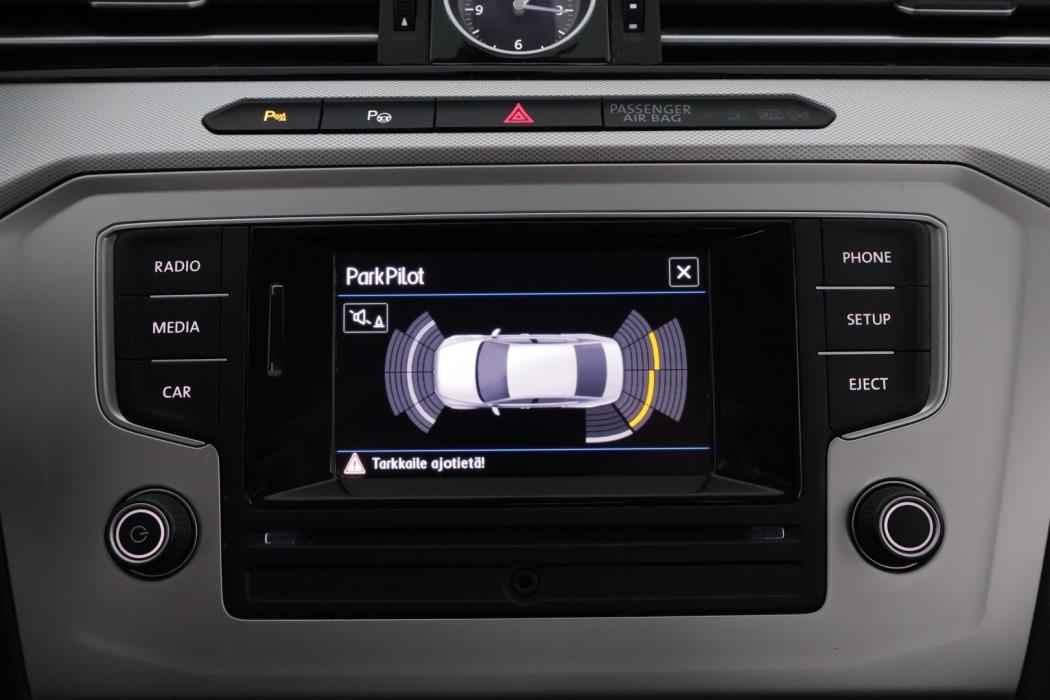 VOLKSWAGEN Passat 2016