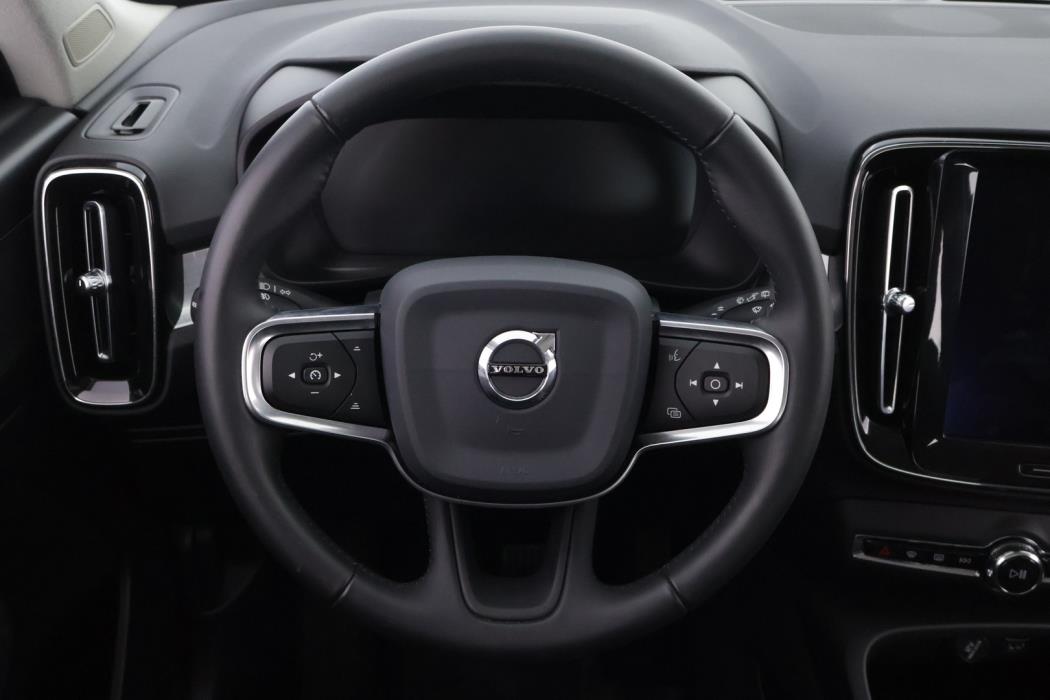 VOLVO XC40 2020