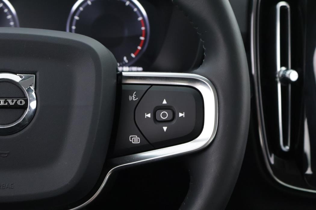 VOLVO XC40 2020