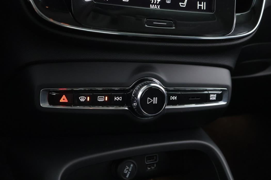 VOLVO XC40 2020