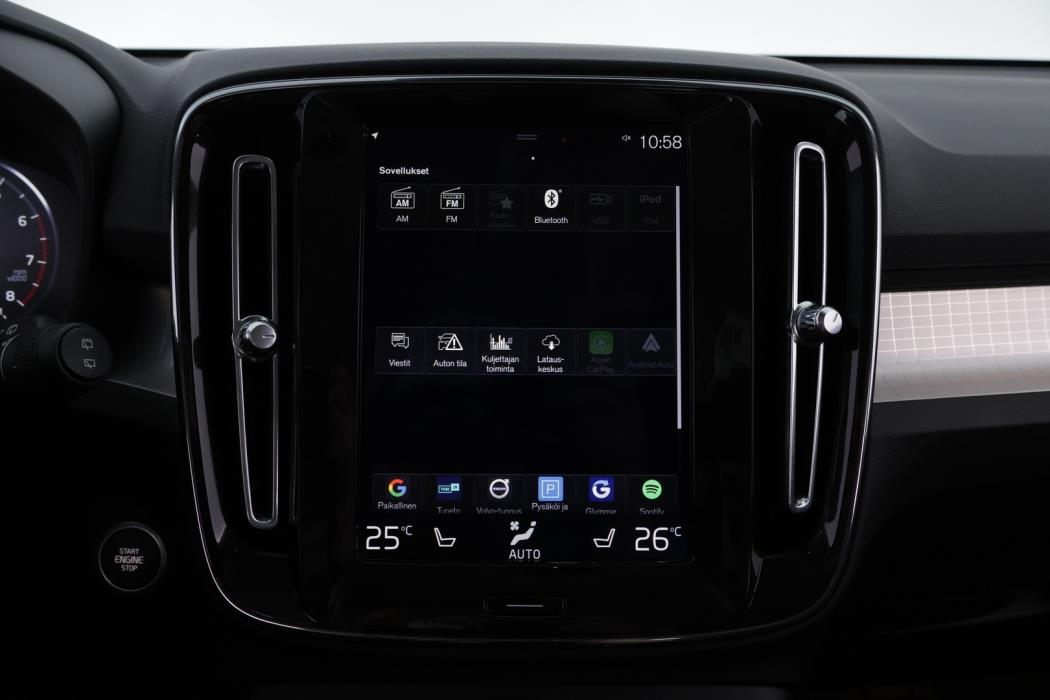 VOLVO XC40 2020