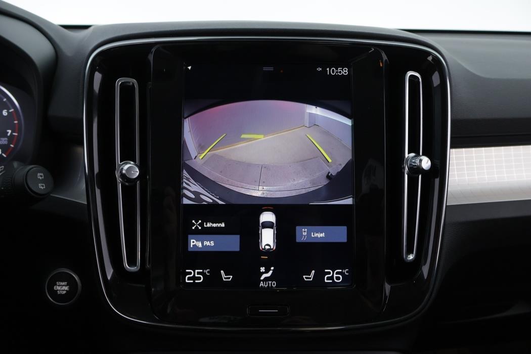 VOLVO XC40 2020