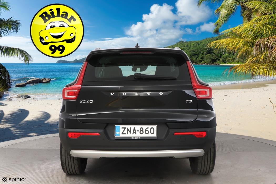 VOLVO XC40 2020