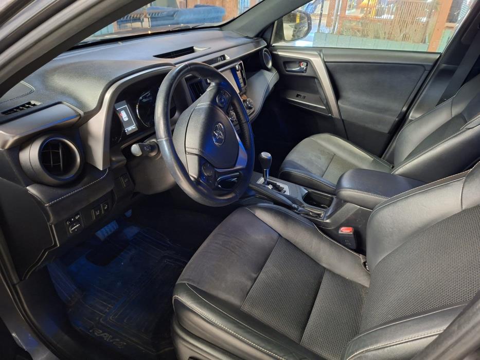 TOYOTA RAV4 2018