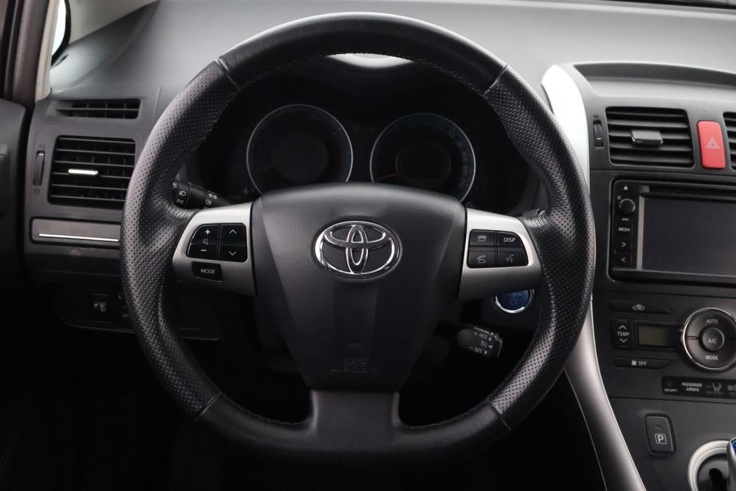 TOYOTA Auris 2012