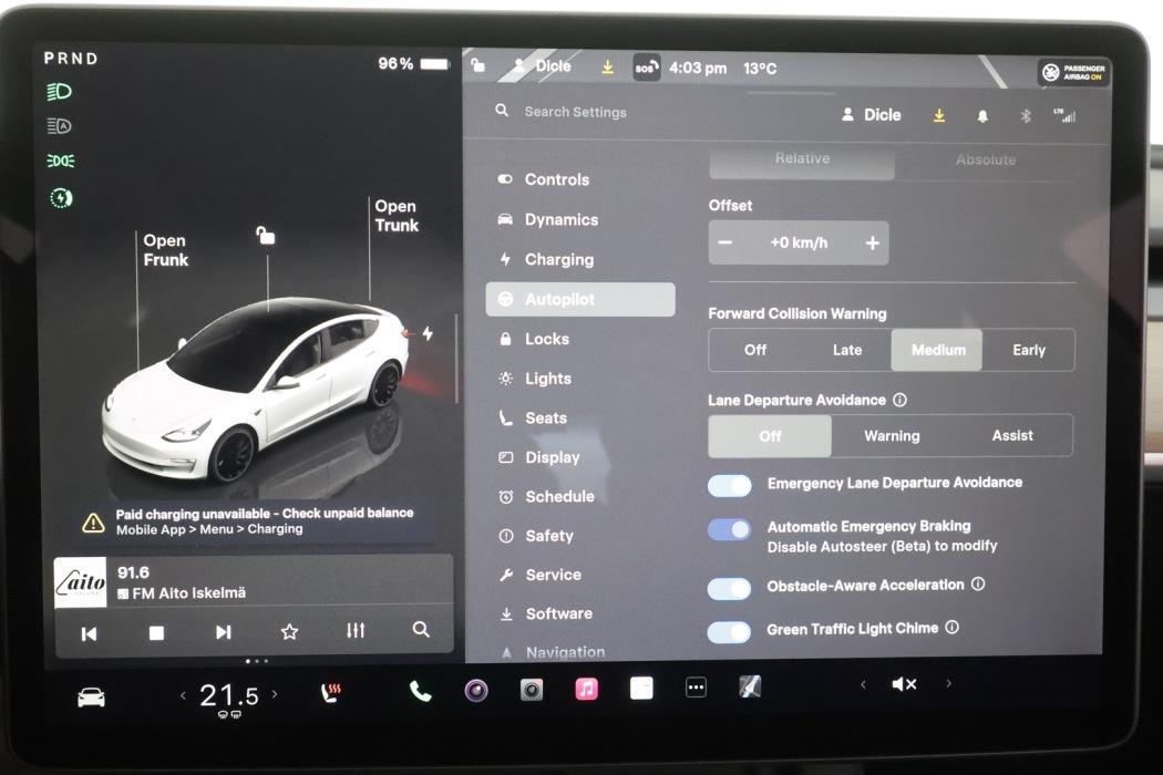 TESLA MODEL 3 2023