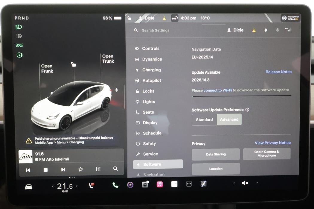 TESLA MODEL 3 2023