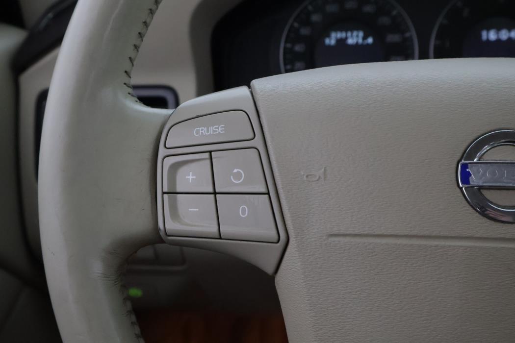 VOLVO V70 2008