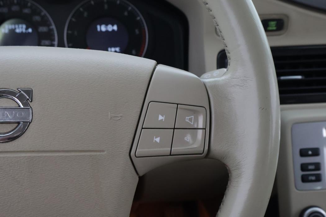 VOLVO V70 2008