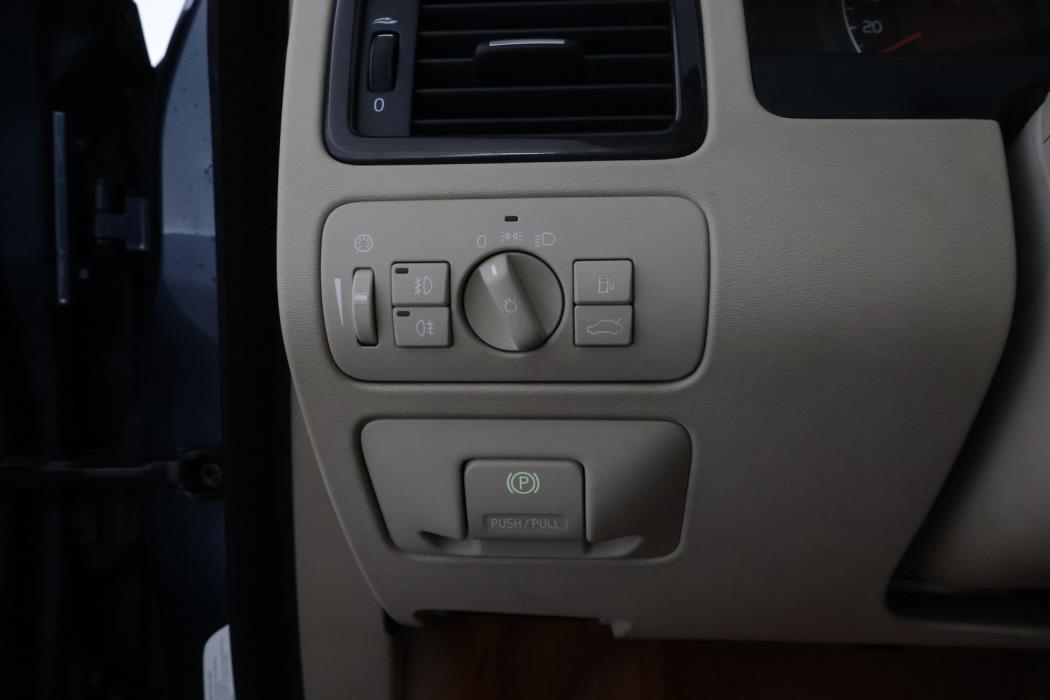VOLVO V70 2008