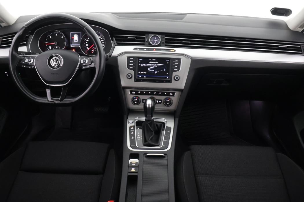 VOLKSWAGEN Passat 2017