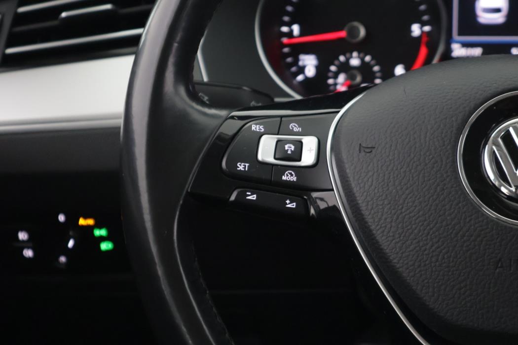 VOLKSWAGEN Passat 2017