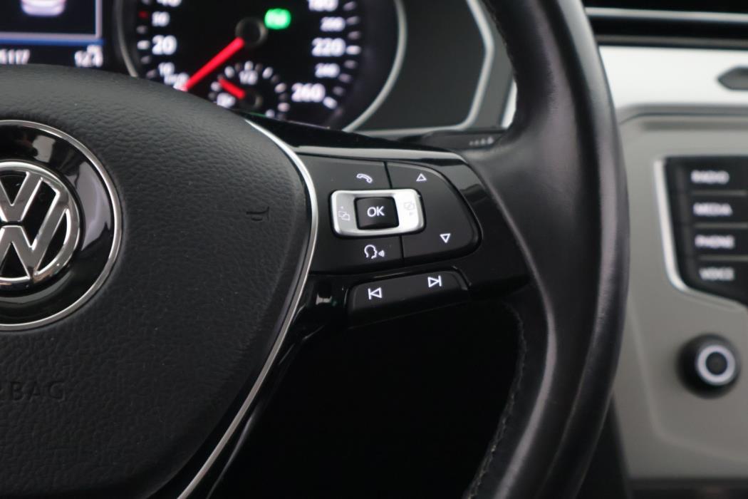 VOLKSWAGEN Passat 2017