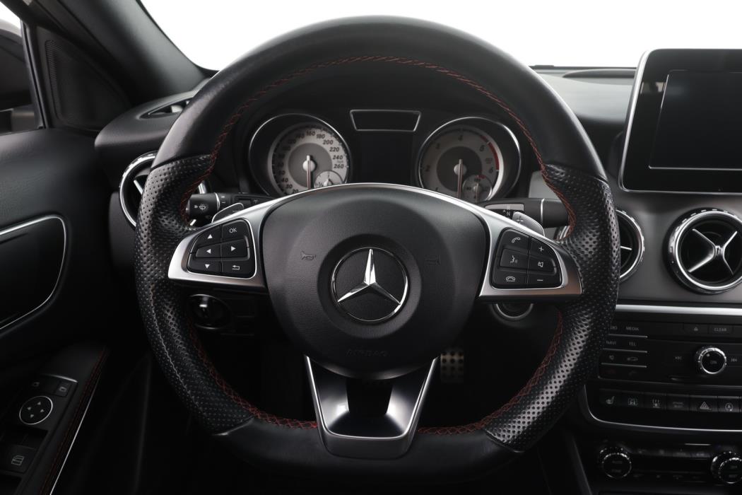 MERCEDES-BENZ GLA 2017