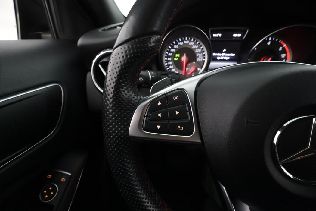 MERCEDES-BENZ GLA 2017