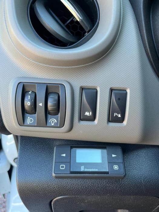 RENAULT Trafic Passenger 2015