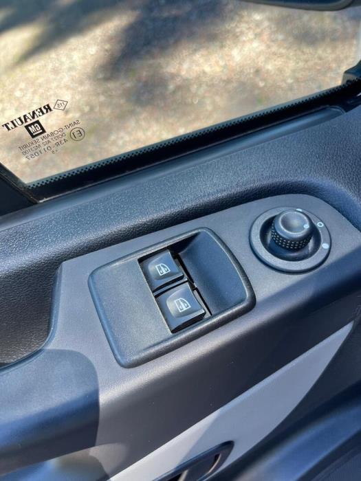 RENAULT Trafic Passenger 2015