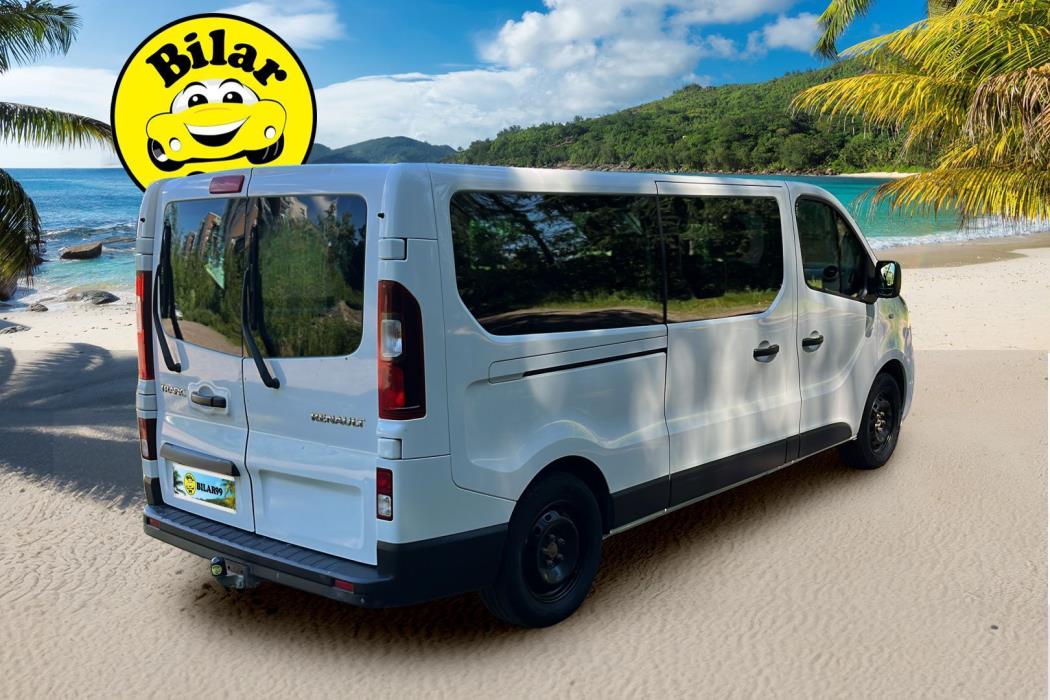 RENAULT Trafic Passenger 2015
