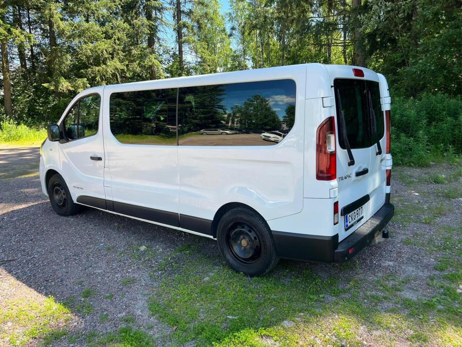RENAULT Trafic Passenger 2015