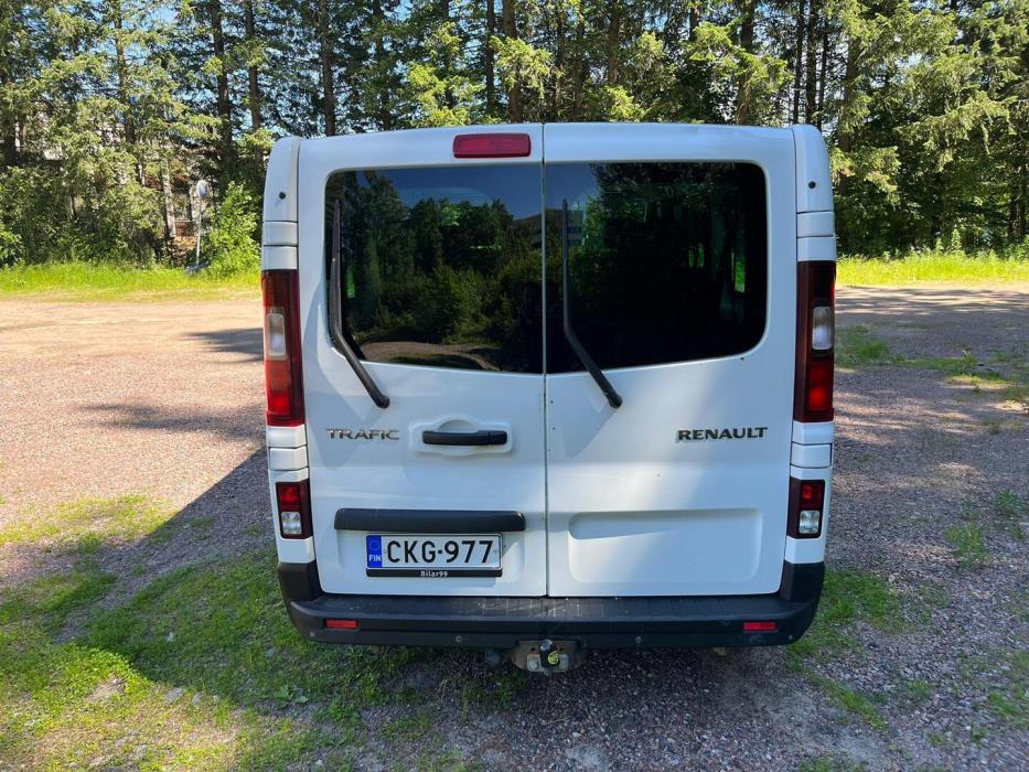 RENAULT Trafic Passenger 2015