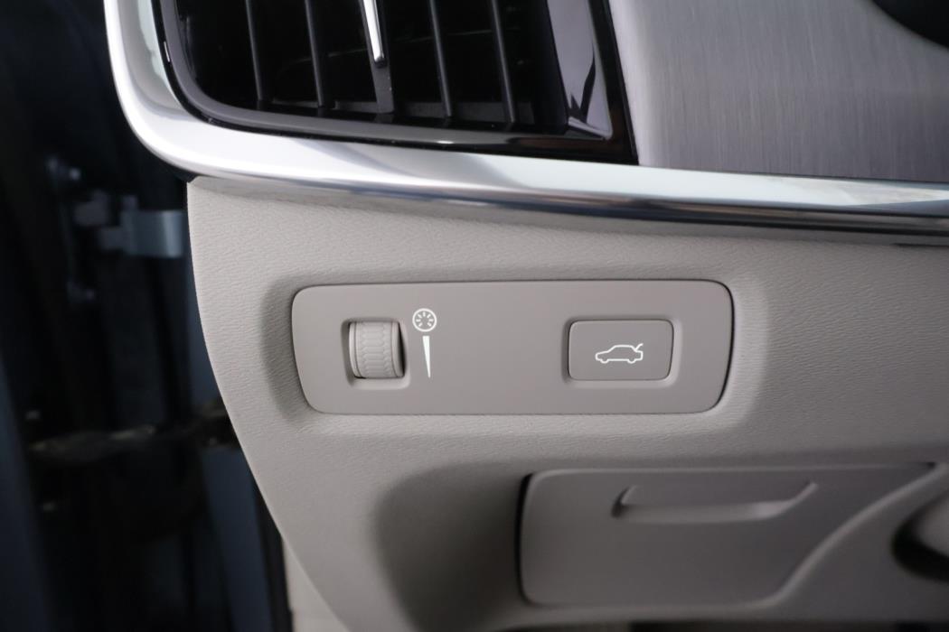 VOLVO V90 2016