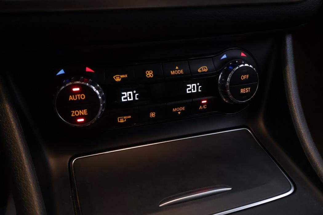 MERCEDES-BENZ CLA 2019