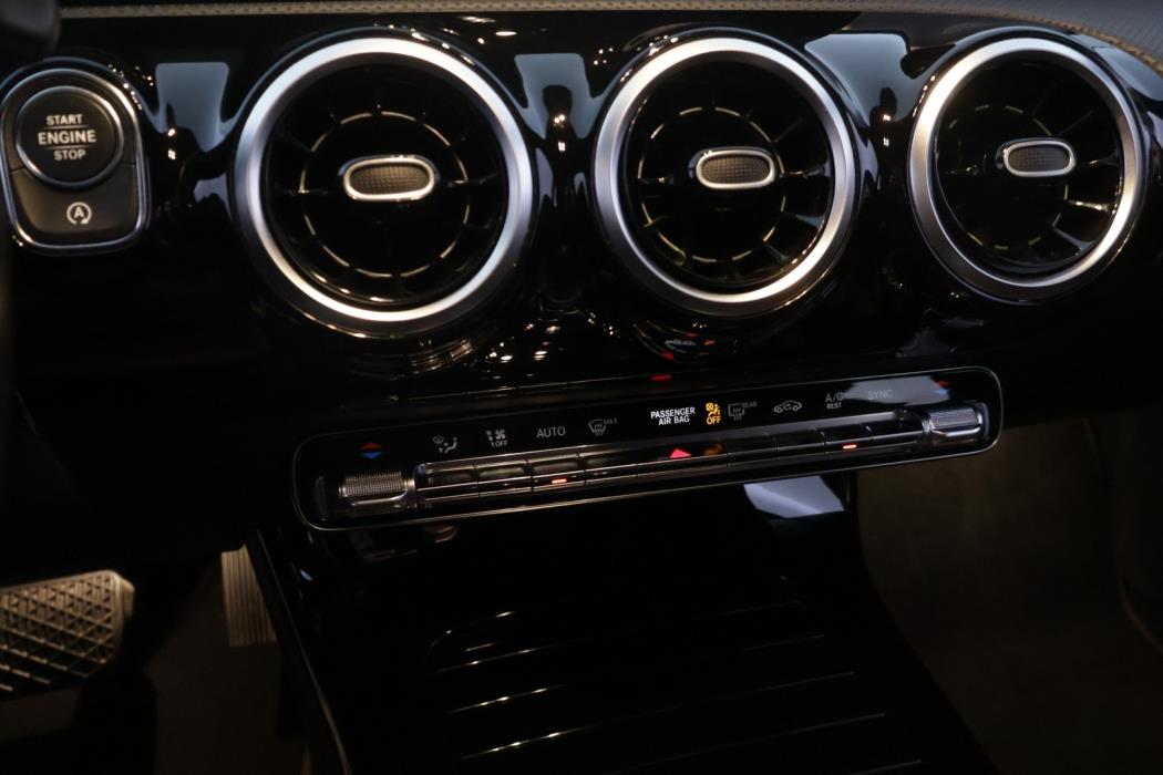MERCEDES-BENZ CLA 2019