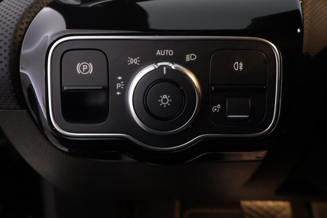 MERCEDES-BENZ CLA 2019