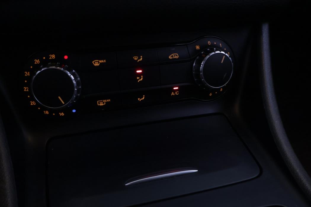 MERCEDES-BENZ CLA 2015