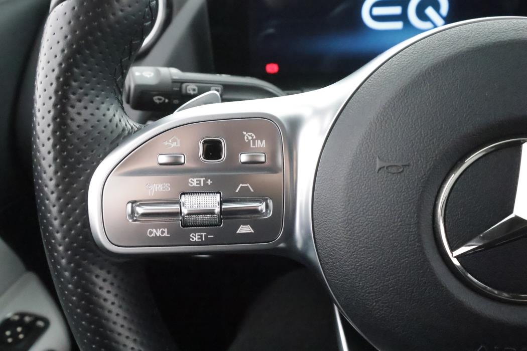 MERCEDES-BENZ EQA 2021