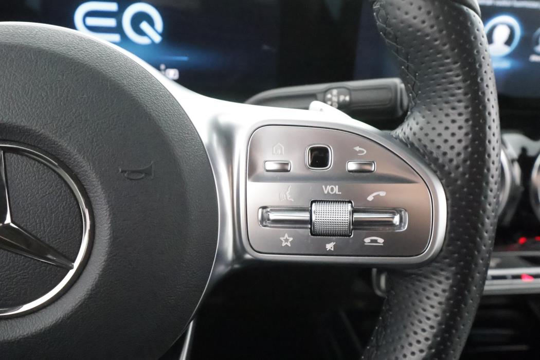 MERCEDES-BENZ EQA 2021