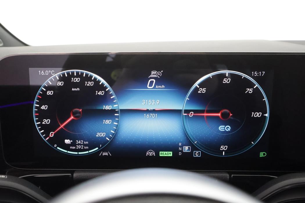 MERCEDES-BENZ EQA 2021