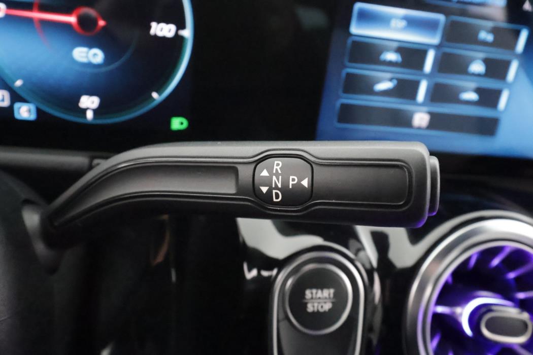 MERCEDES-BENZ EQA 2021