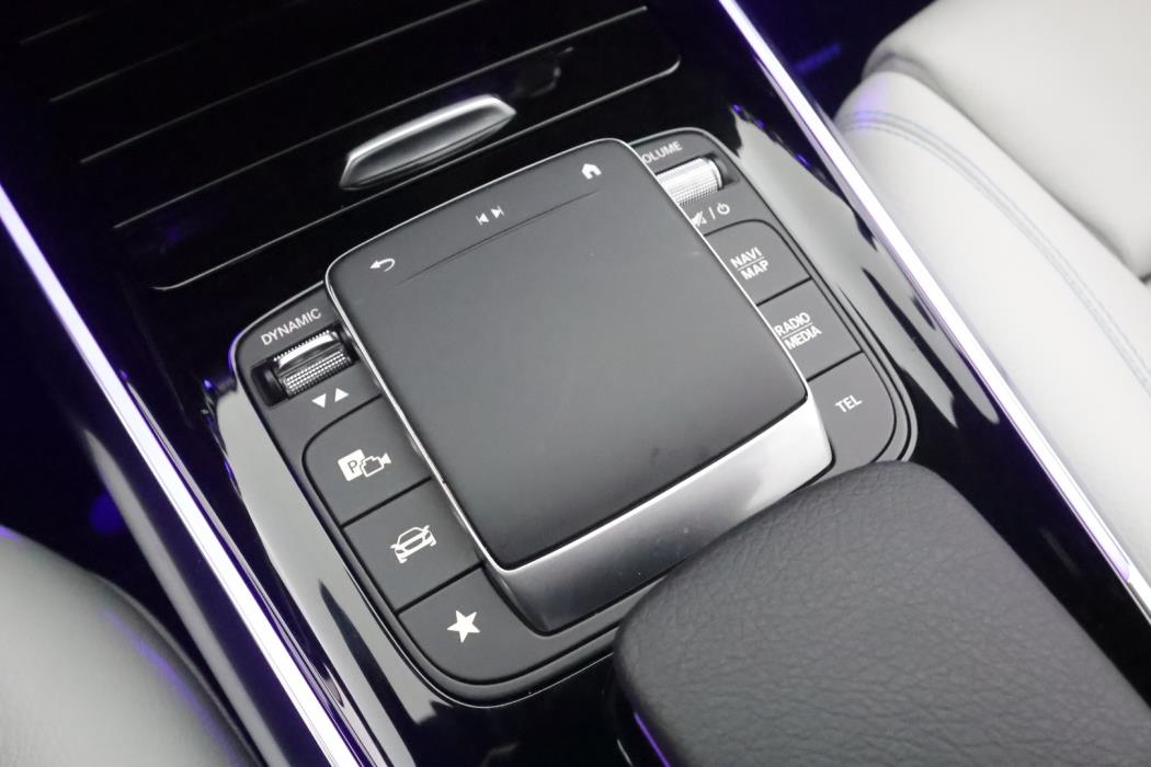 MERCEDES-BENZ EQA 2021