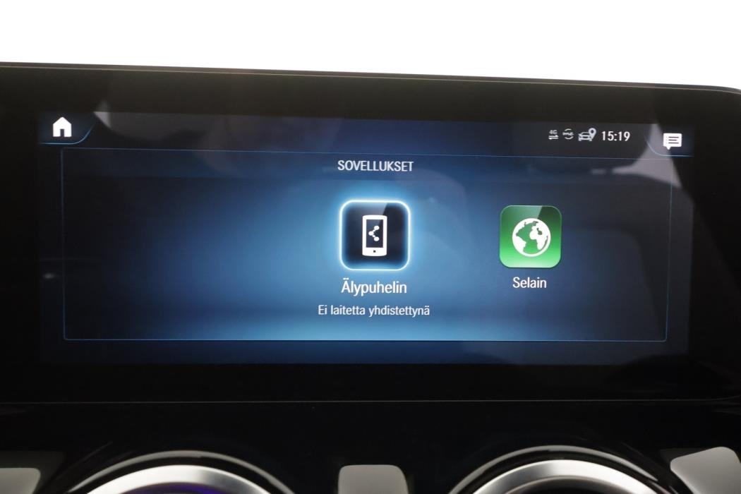 MERCEDES-BENZ EQA 2021