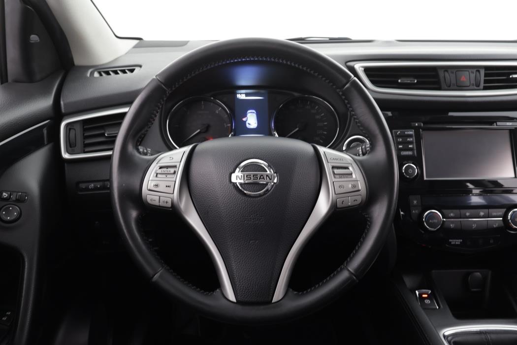 NISSAN Qashqai 2015